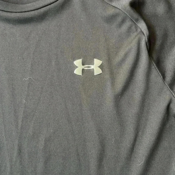 Under Armour Shirt Black Three Quarter Sleeve Moisture Wicking Shirt Size Medium - Picture 2 of 7
